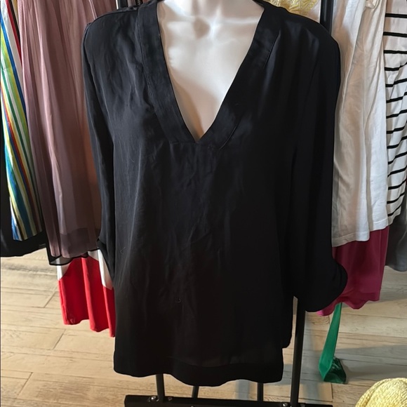Express Black Top - Picture 1 of 3